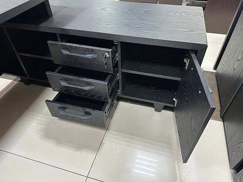 Стол руководителя с правой тумбой Corner COR.SRT-20 (R) 
