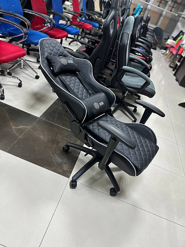 Игровое кресло Cactus CS-CHR-030BLS черный/серебристый