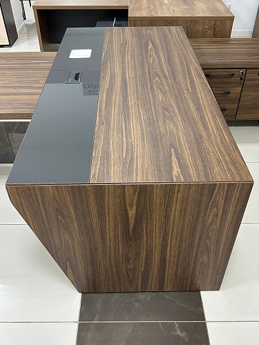 Стол руководителя с правой тумбой Corner COR.SRT-20 (R) 