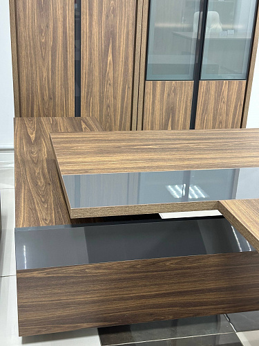 Стол руководителя с правой тумбой Corner COR.SRT-20 (R) 
